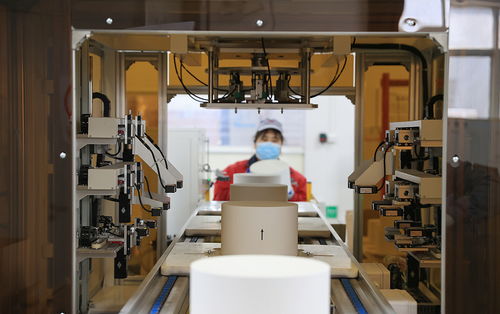 活力中國圖鑒 企穩回升，規上工業增加值同比增長2.4%